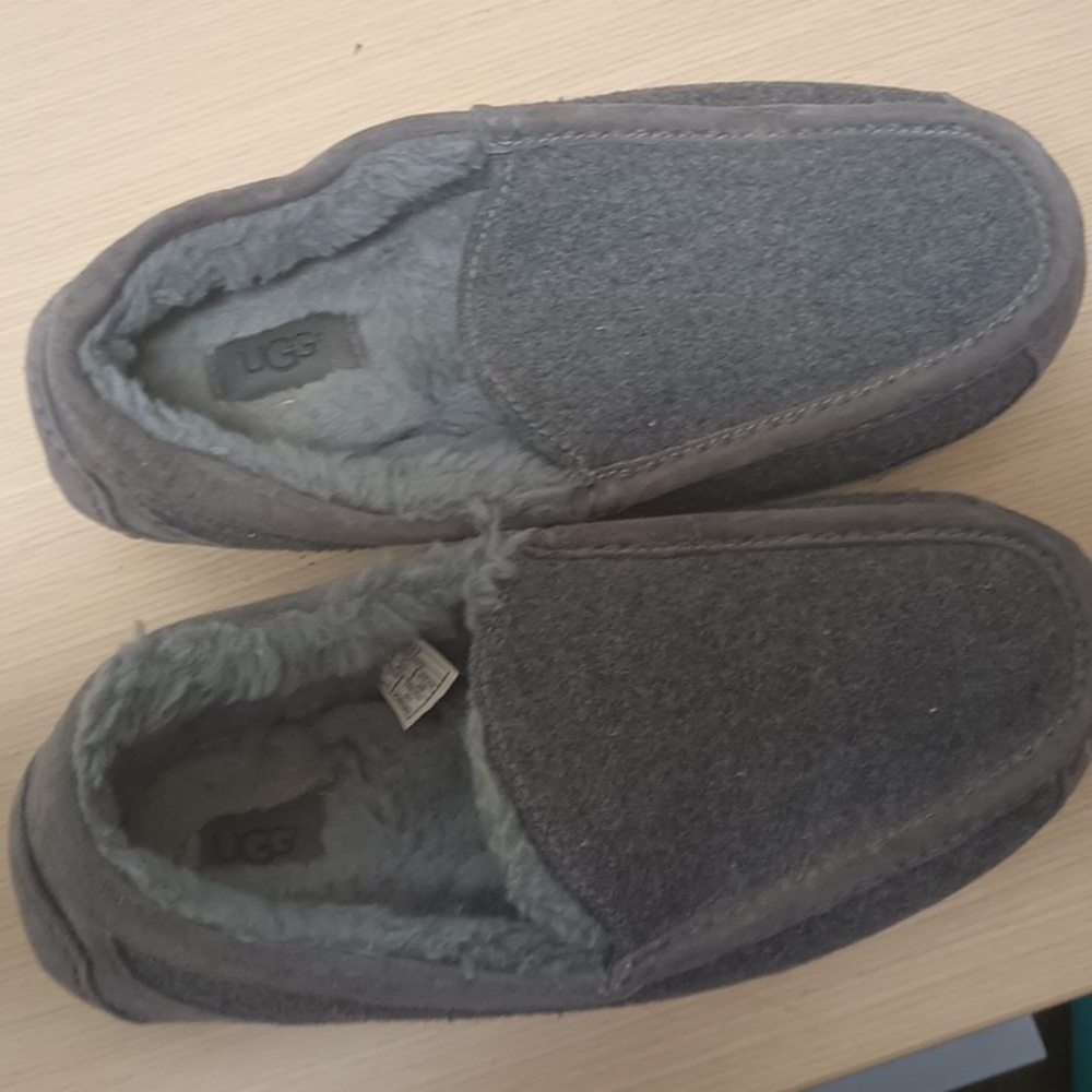 Ugg slippers 10
